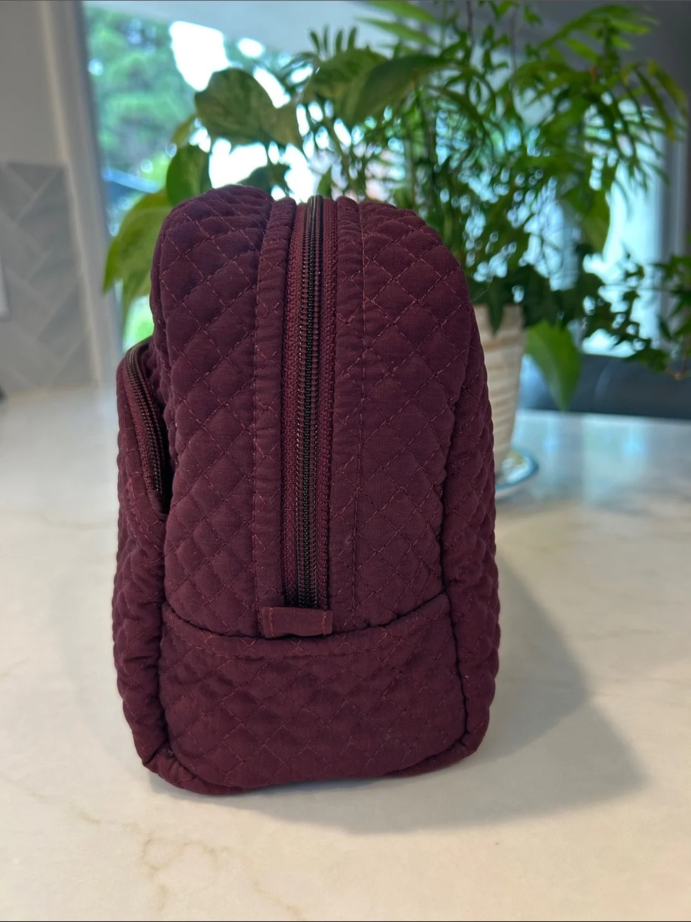 Vera Bradley Iconic Medium Cosmetic bag quilted‎ Burgundy or 